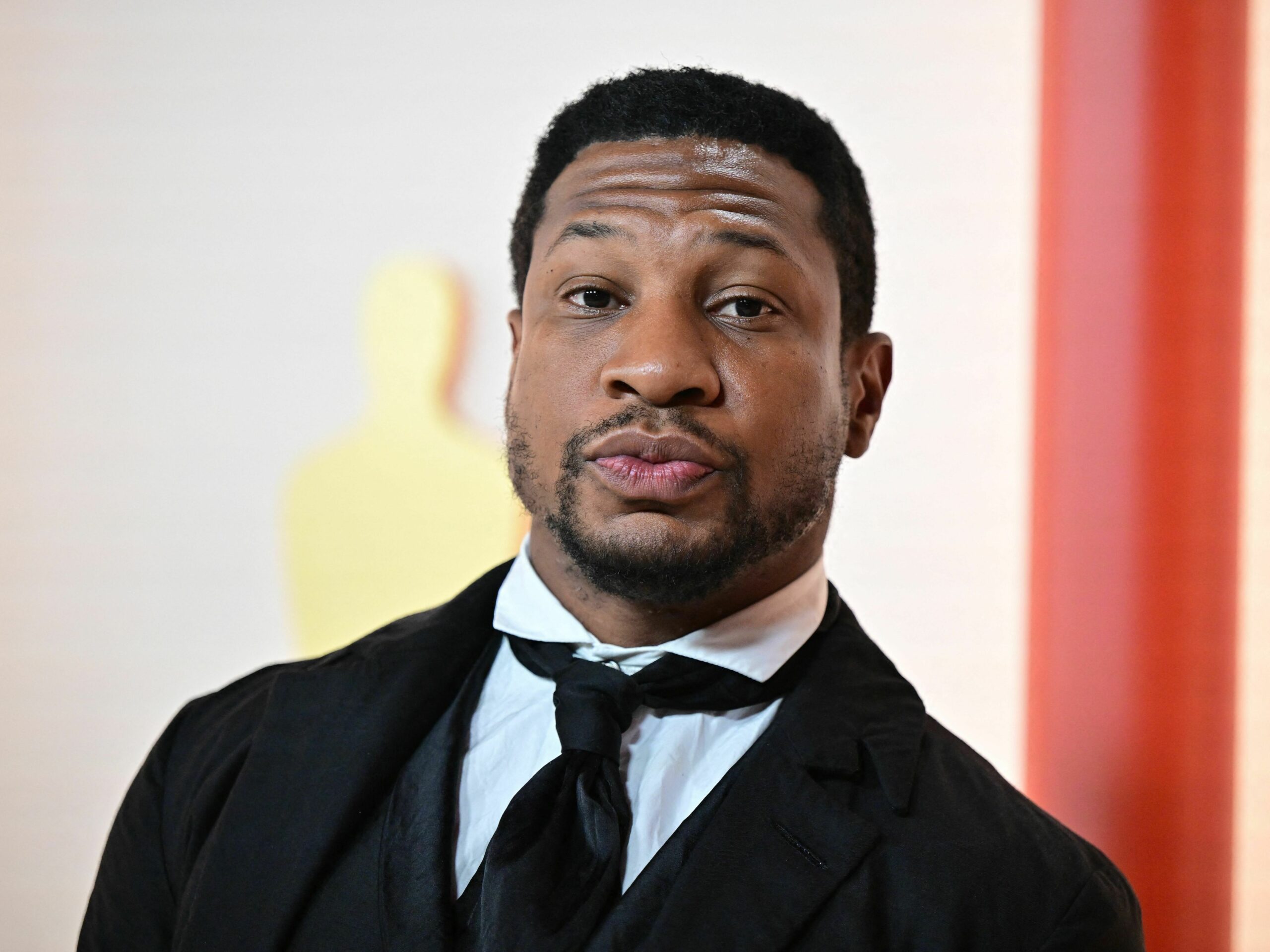Jonathan Majors: tutti i licenziamenti dopo le accuse
