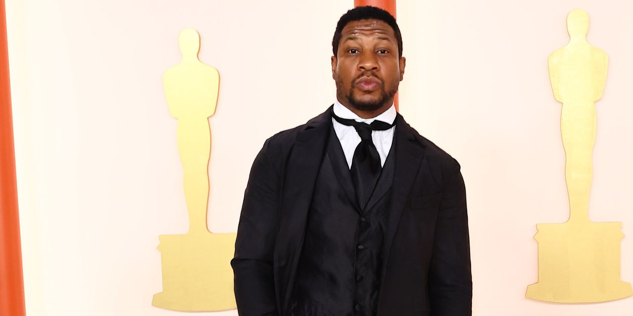 Jonathan Majors licenziato