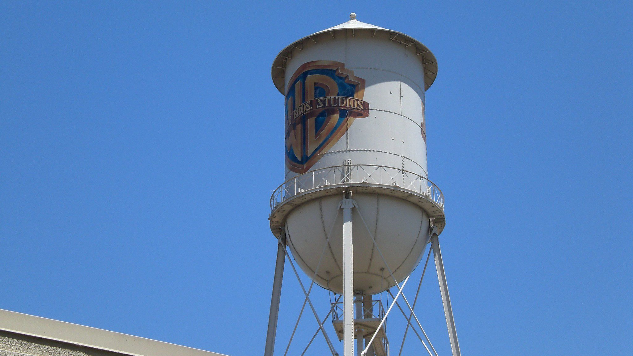 Warner Bros sosterrà le sale cinematografiche prima dello streaming
