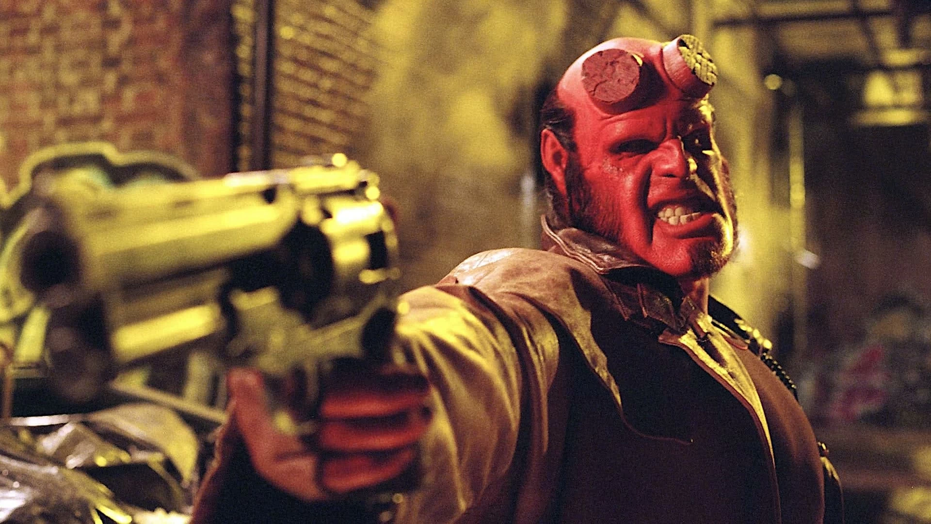 Hellboy del 2004 interpretato da Ron Perlman