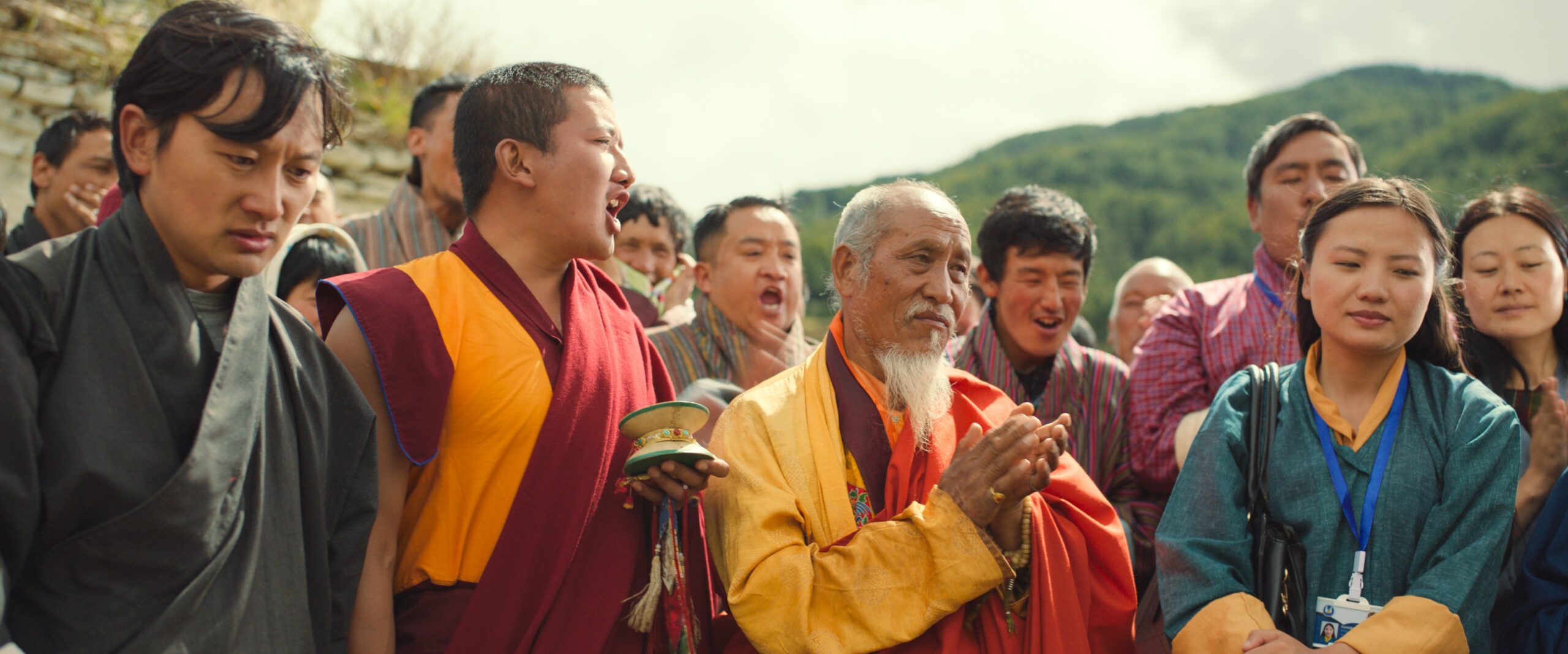 La recensione del nuovo film di Pawo Choyning Dorji, The Monk and the Gun presentato alla Festa del Cinema di Roma