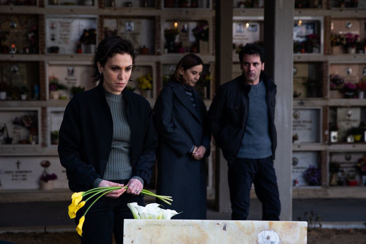 La recensione di Come pecore in mezzo ai lupi, con Andrea Arcangeli