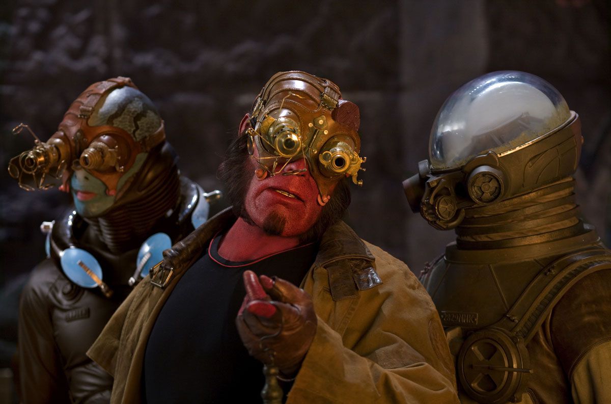 Ron Perlman e Doug JOnes in Hellboy The Golden Army recensione