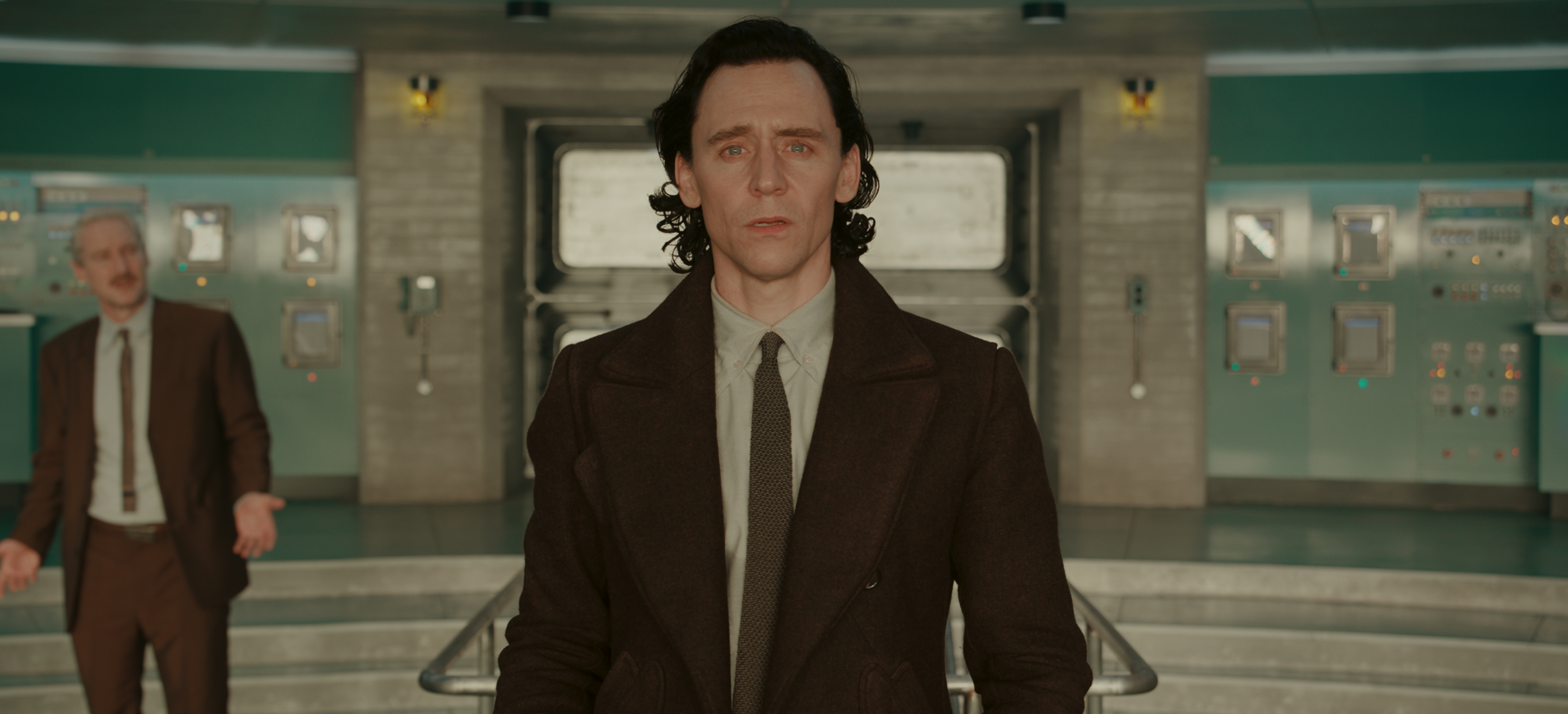 Tom Hiddleston nei panni di Loki nella seconda stagione dedicata al personaggio Marvel
