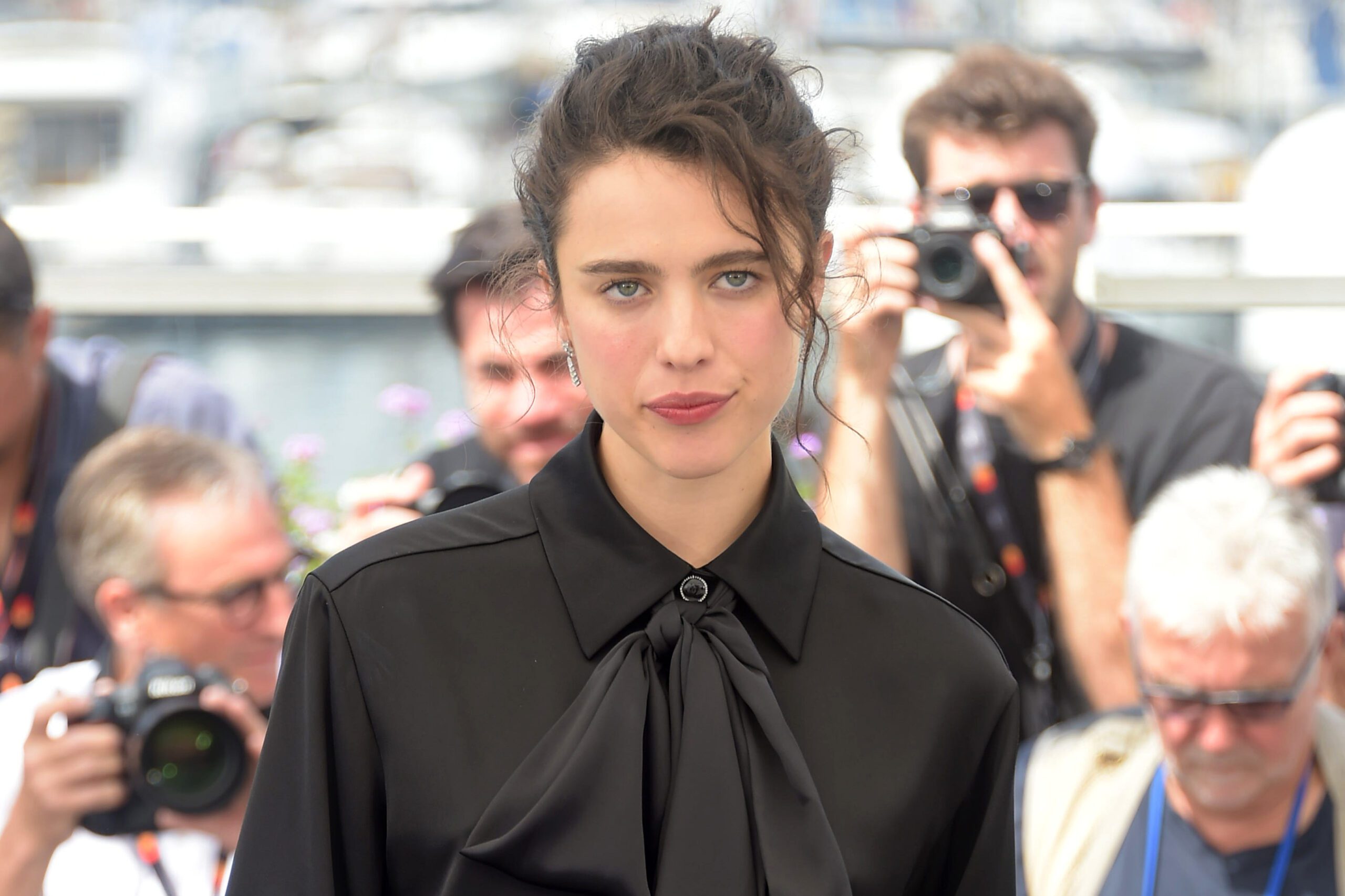 Chi è Margaret Qualley, l'attrice nota per il suo ruolo in Drive Away Dolls
