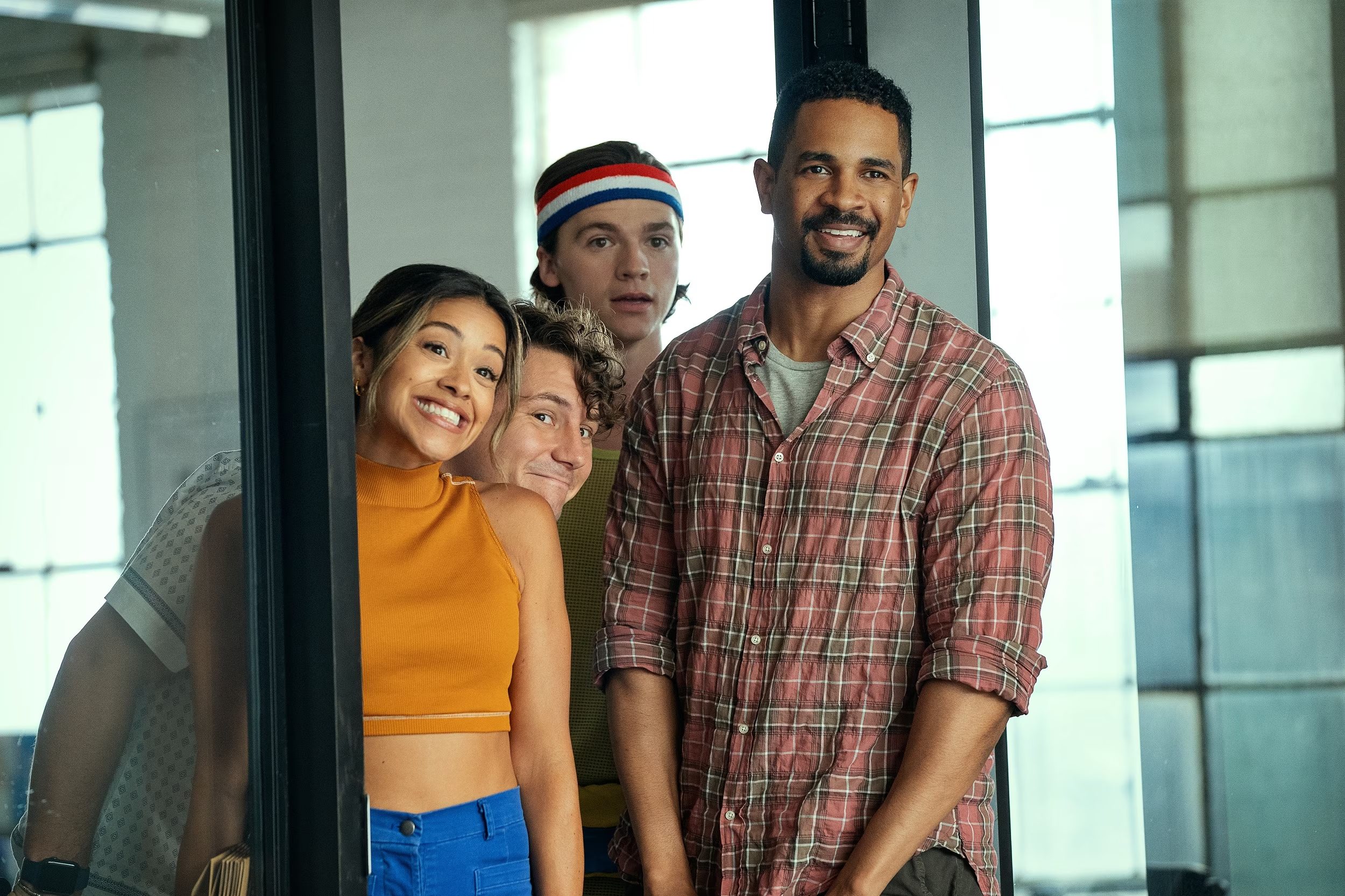 Players, recensione della nuova rom com con Gina Rodriguez e Tom Ellis