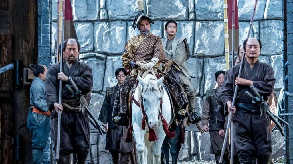 Hiroyuki Sanada in una scena di Shōgun, serie tv tratta dall'omonimo romanzo di James Clavell e disponibile su Disney Plus.