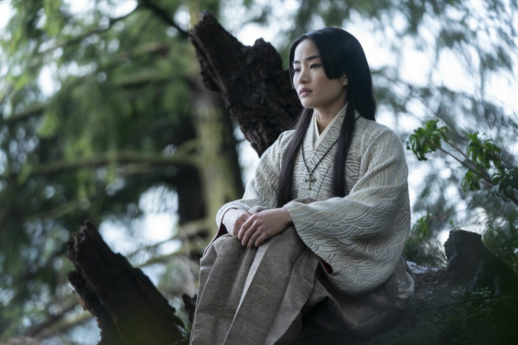Anna Sawai in una scena di Ammaestrato al Pugno, il quinto episodio Shōgun, disponibile su Disney Plus.
