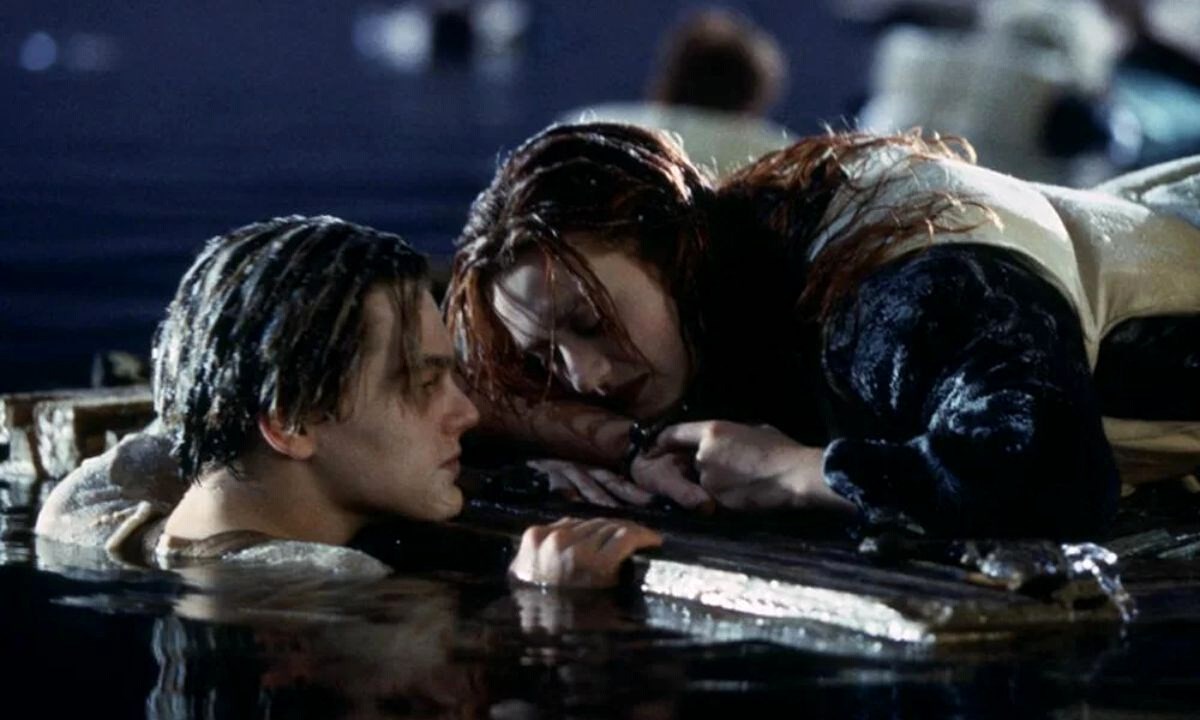 Titanic: la celebre zattera del film è stata venduta all'asta per 780mila dollari