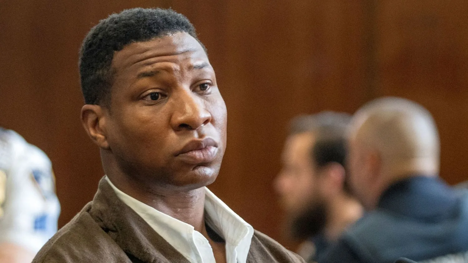 Jonathan Majors evita il carcere: la sentenza per l'ex attore Marvel