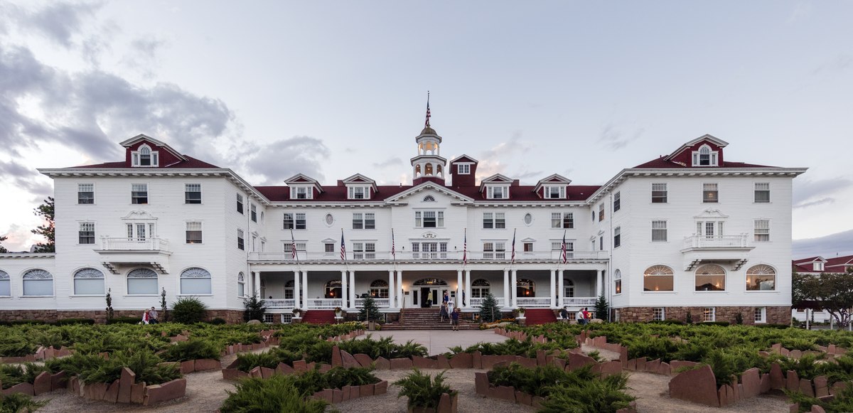 Shining: l'Overlook Hotel in fiamme, ma l'edificio è salvo