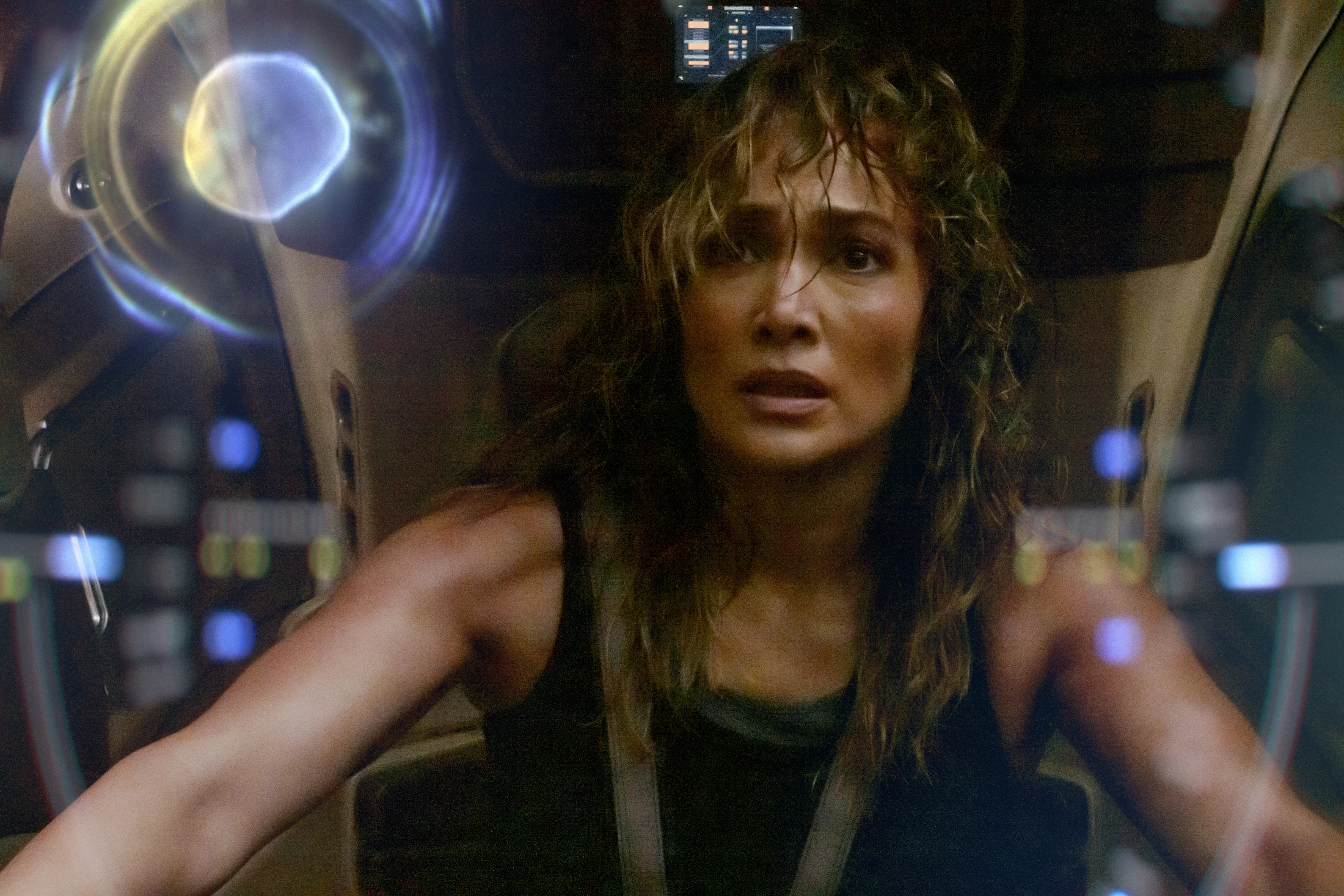 Atlas: come finisce? La spiegazione del finale del film con Jennifer Lopez