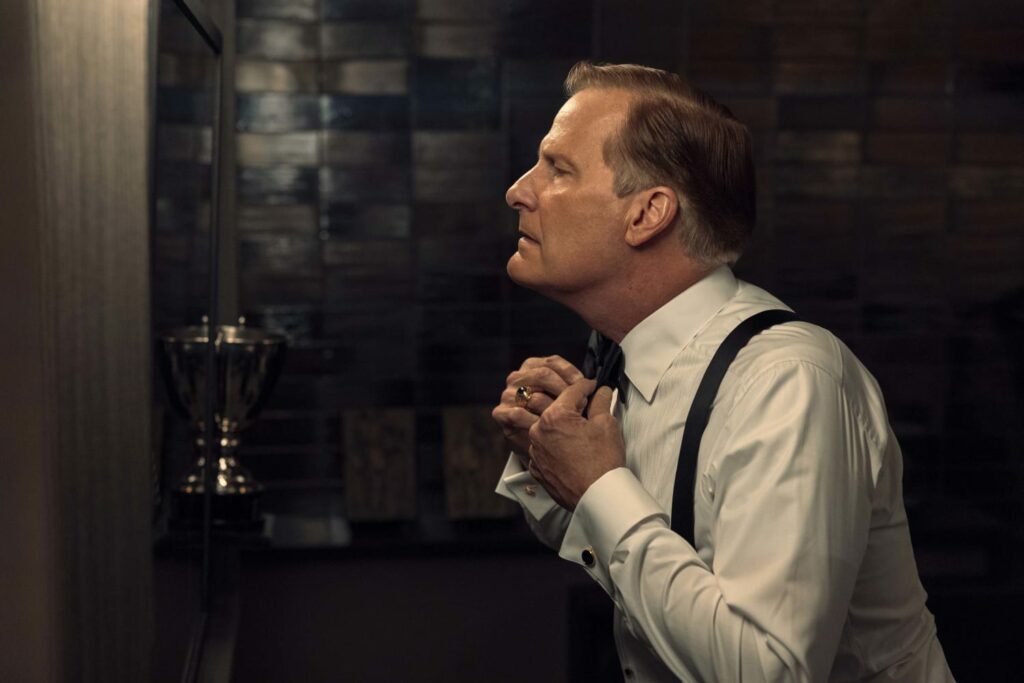 Jeff Daniels in una scena di Un Uomo Vero, la nuova serie tv Netflix diretta da Regina King e Thomas Schlamme.
