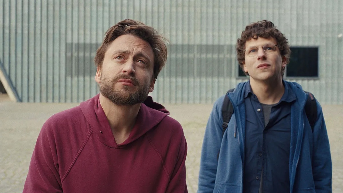 La trama, il trailer, il cast e quando esce al cinema A real pain, di Jesse Eisenberg
