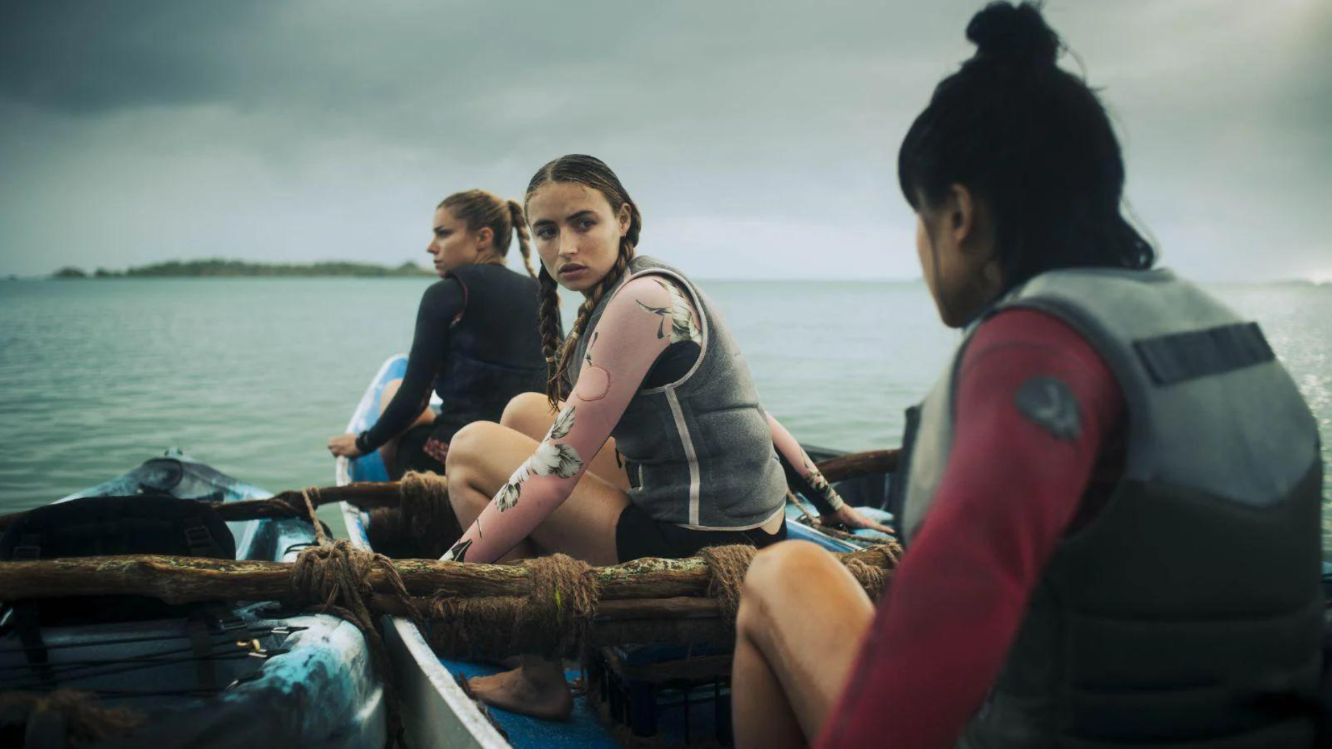 Trama e spiegazione finale The Reef - Intrappolate film 2022