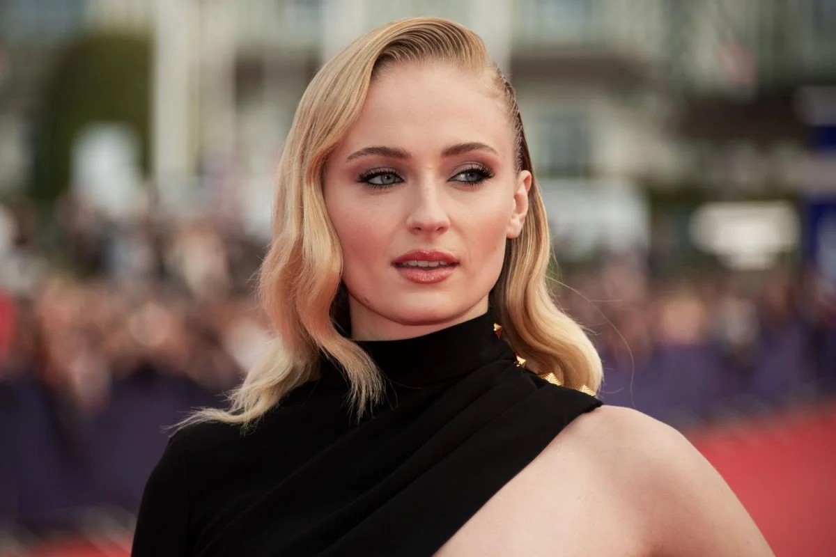 Sophie Turner vicina al ruolo di Lara Croft nella serie di Tomb Rider