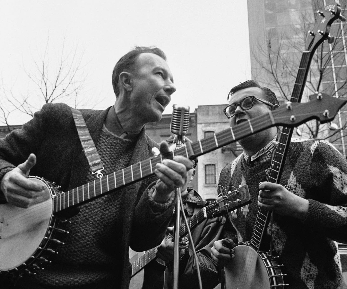 Chi era Pete Seeger, il cantautore interpretato da Edward Norton in A Complete Unknown?