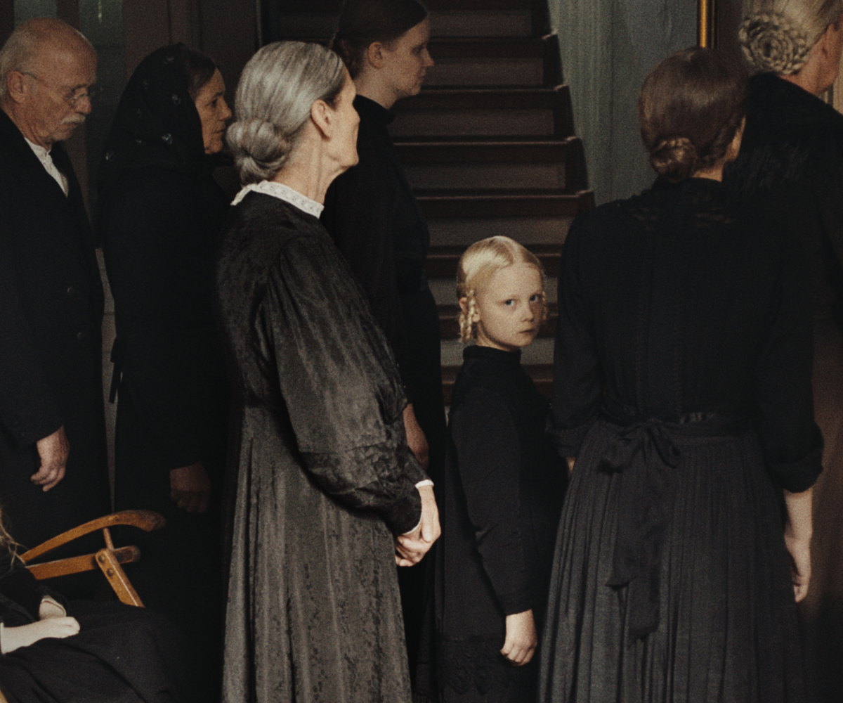 La recensione del nuovo film di Mascha Schilinski, Sound of Falling