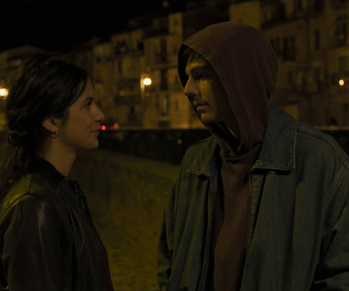 La recensione di "Mani nude", tratto dal romanzo di Paola Barbato e in uscita al cinema in Italia a partire dal 5 giugno 2025