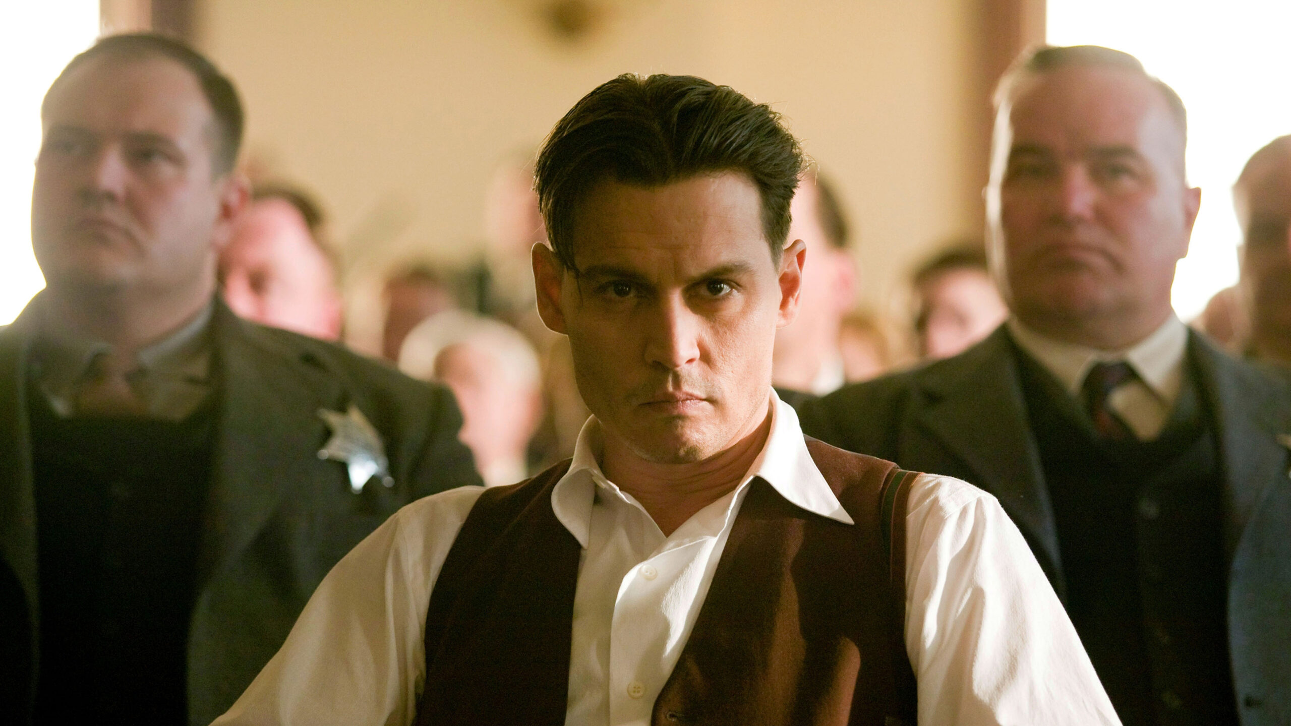 Nemico pubblico: trama, cast e tutto ciò che c'è da sapere sul film con Johnny Depp