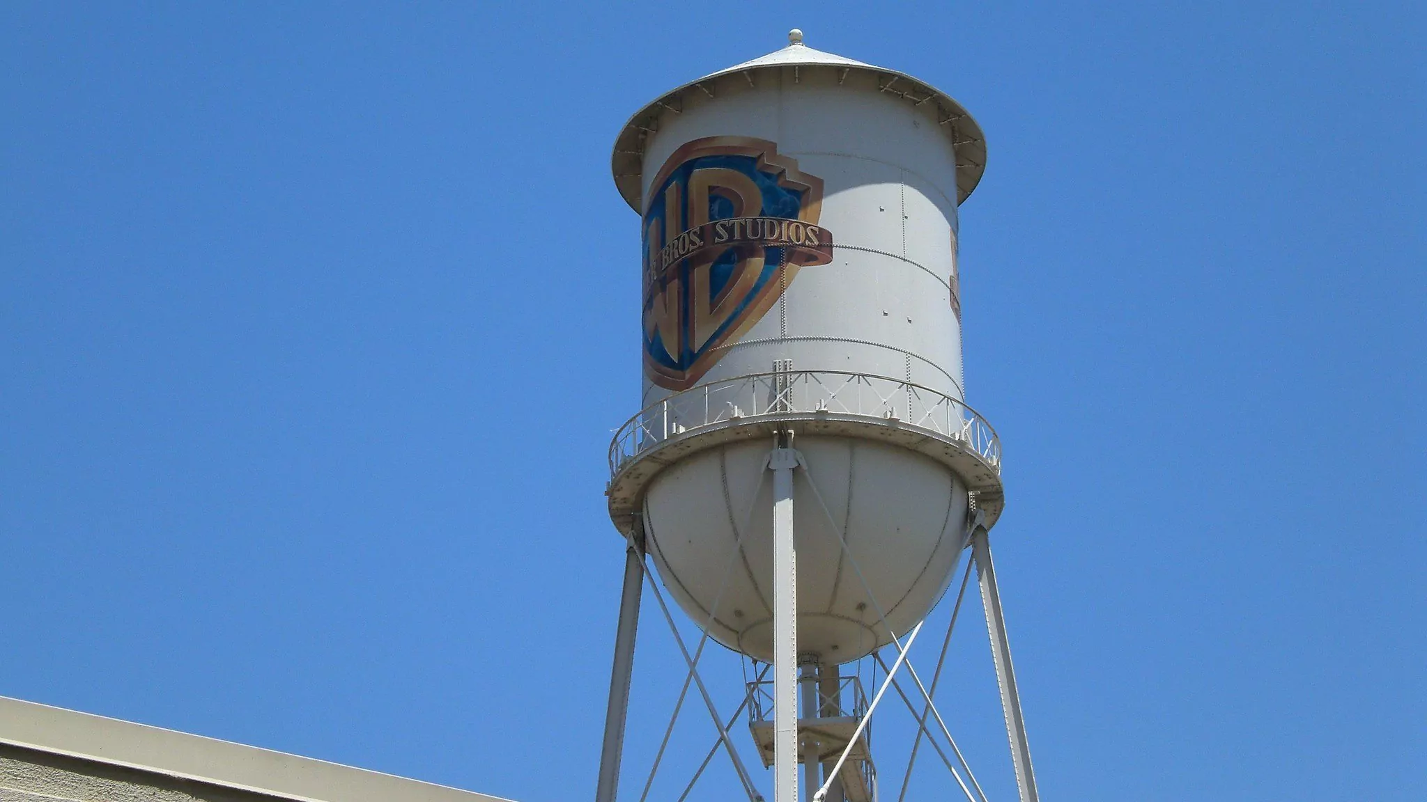 Warner Bros sosterrà le sale cinematografiche prima dello streaming