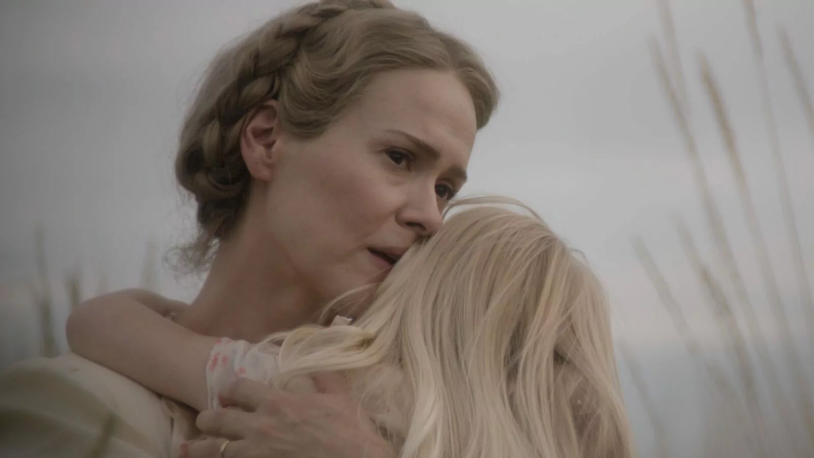 La trama, il trailer, il cast e quando vedere in streaming Hold your breath, con Sarah Paulson