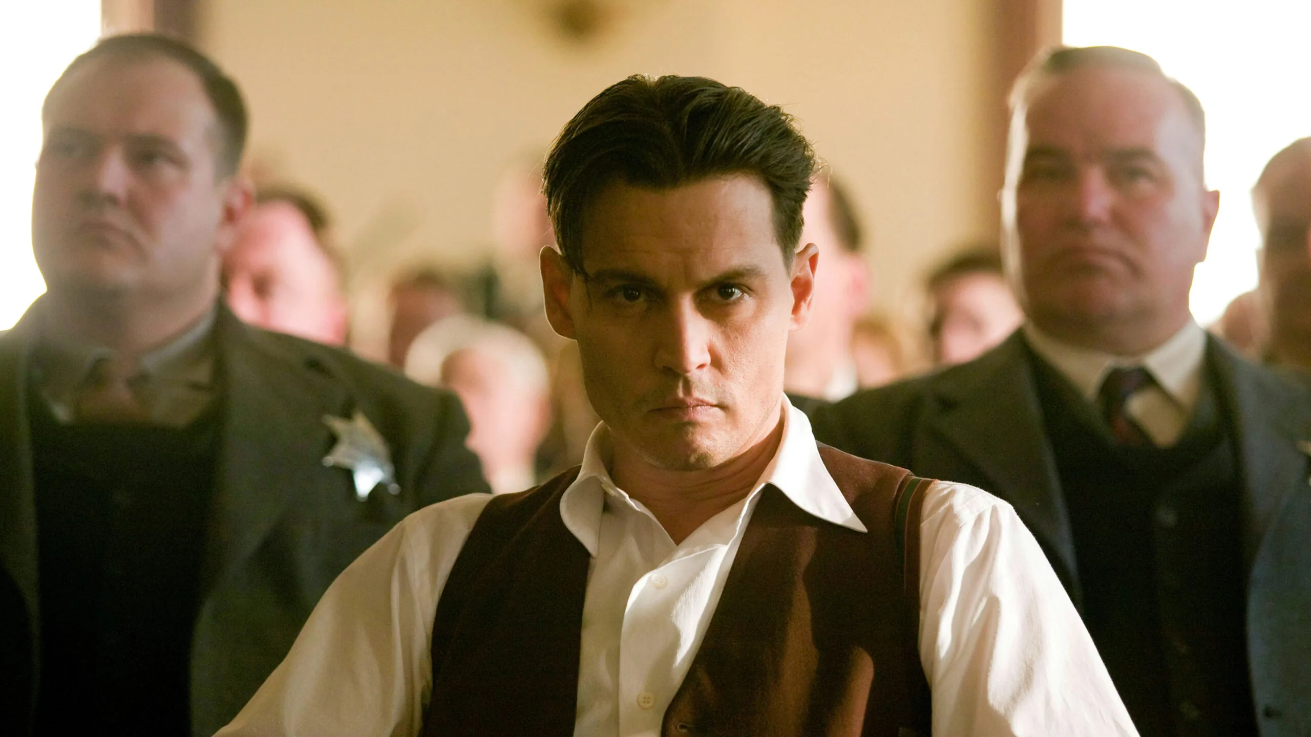 Nemico pubblico: trama, cast e tutto ciò che c'è da sapere sul film con Johnny Depp